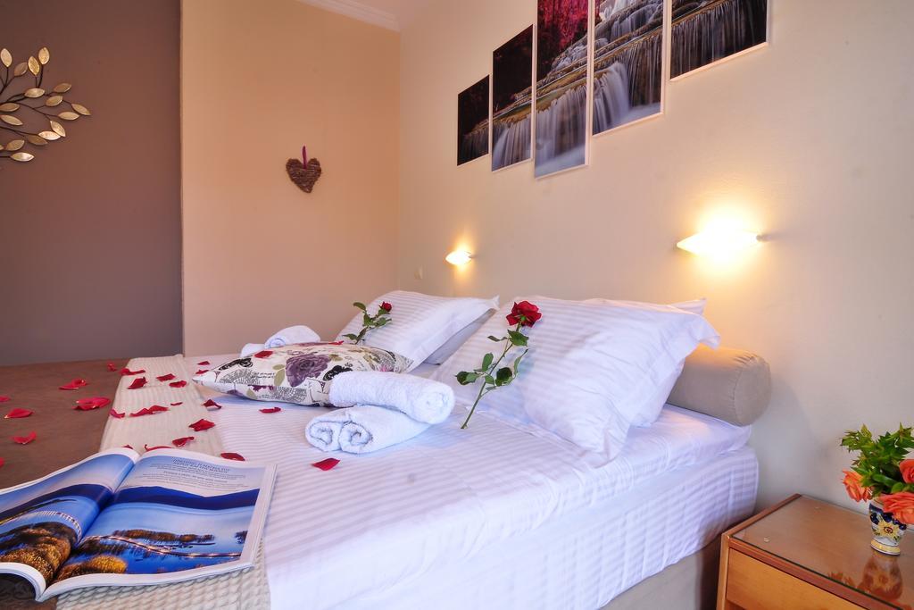 Rolandos Apartments Agios Gordios  Exteriér fotografie