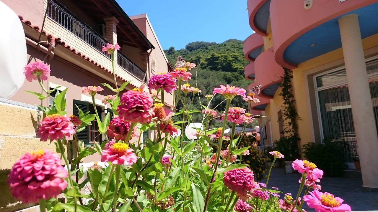 Rolandos Apartments Agios Gordios  Exteriér fotografie